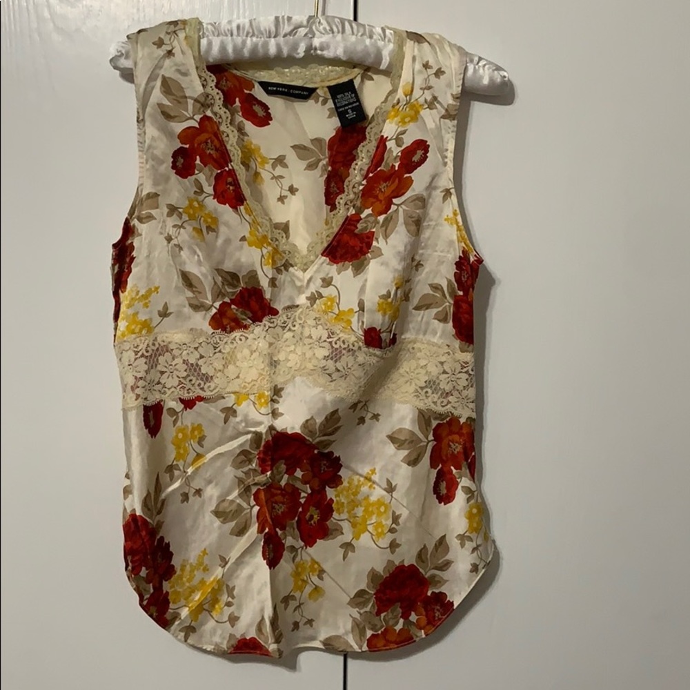 🌞NY & Co. Floral Silk Blouse